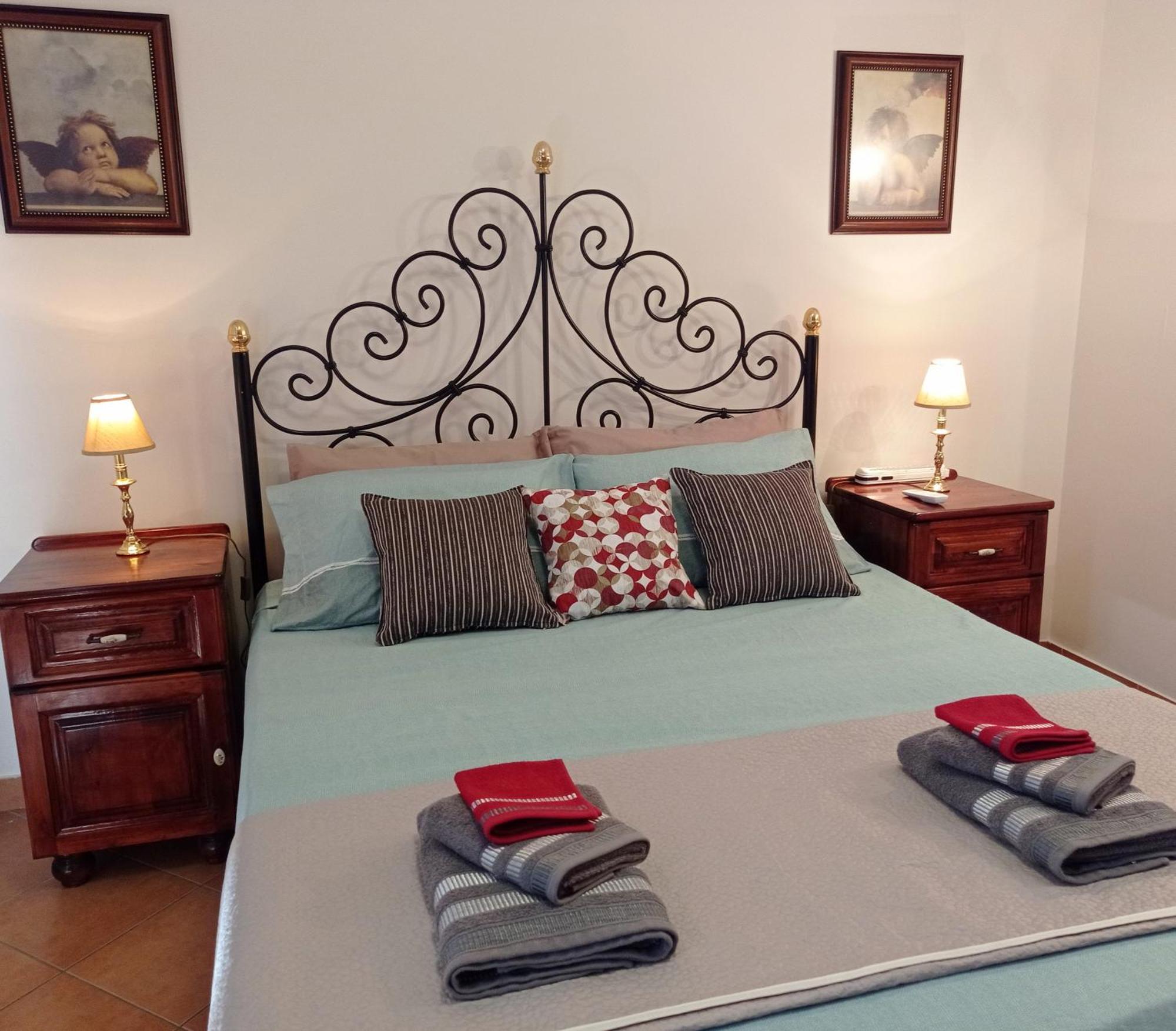 Joseph 2 Stylish Flat With Open Views, Just 4Km From The Airport Or Beach Siggiewi Exterior photo