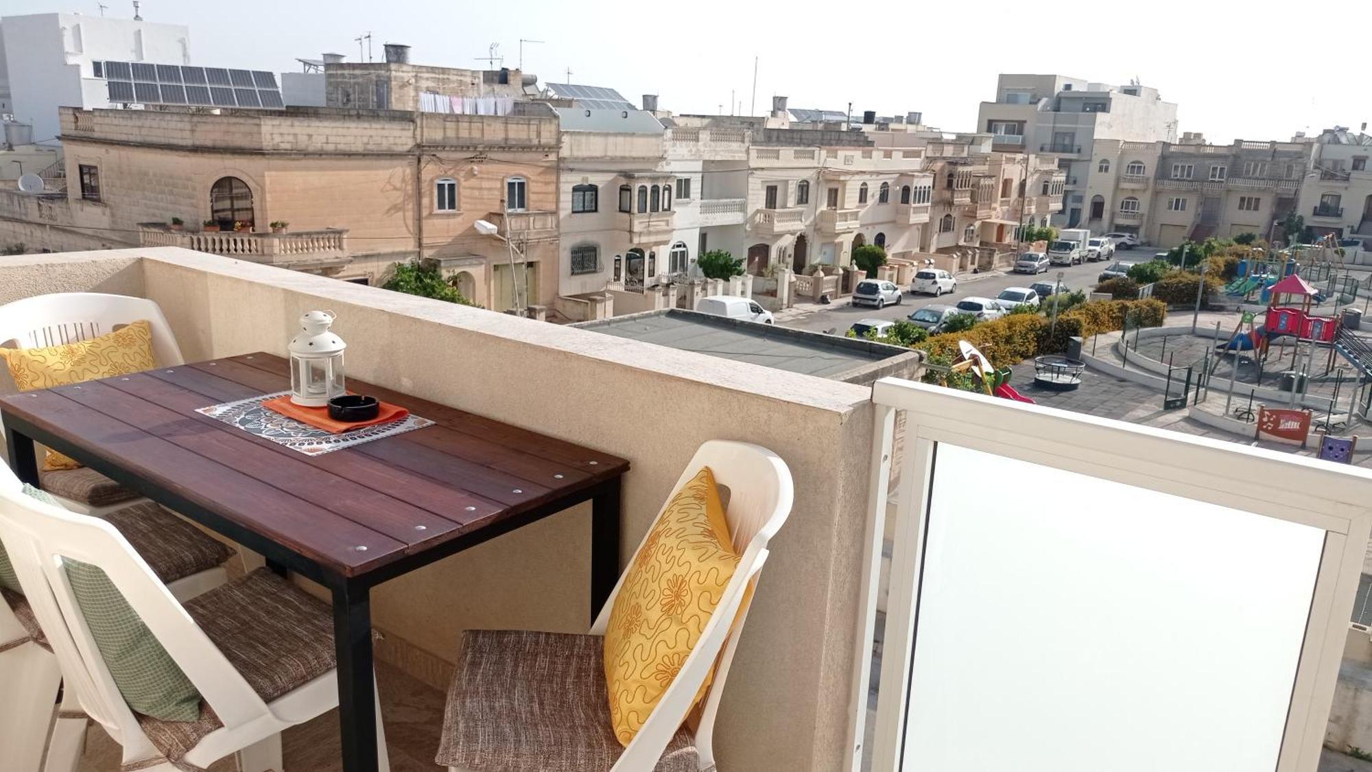 Joseph 2 Stylish Flat With Open Views, Just 4Km From The Airport Or Beach Siggiewi Exterior photo