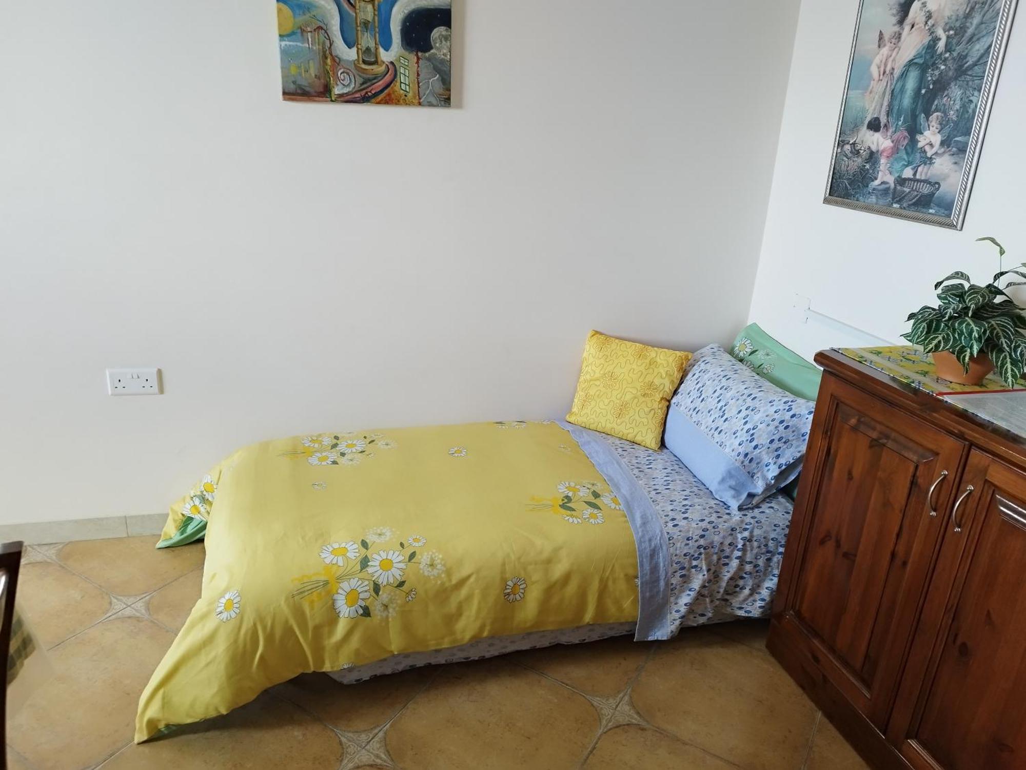 Joseph 2 Stylish Flat With Open Views, Just 4Km From The Airport Or Beach Siggiewi Exterior photo